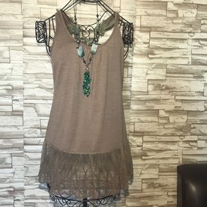 Areve tank with lace